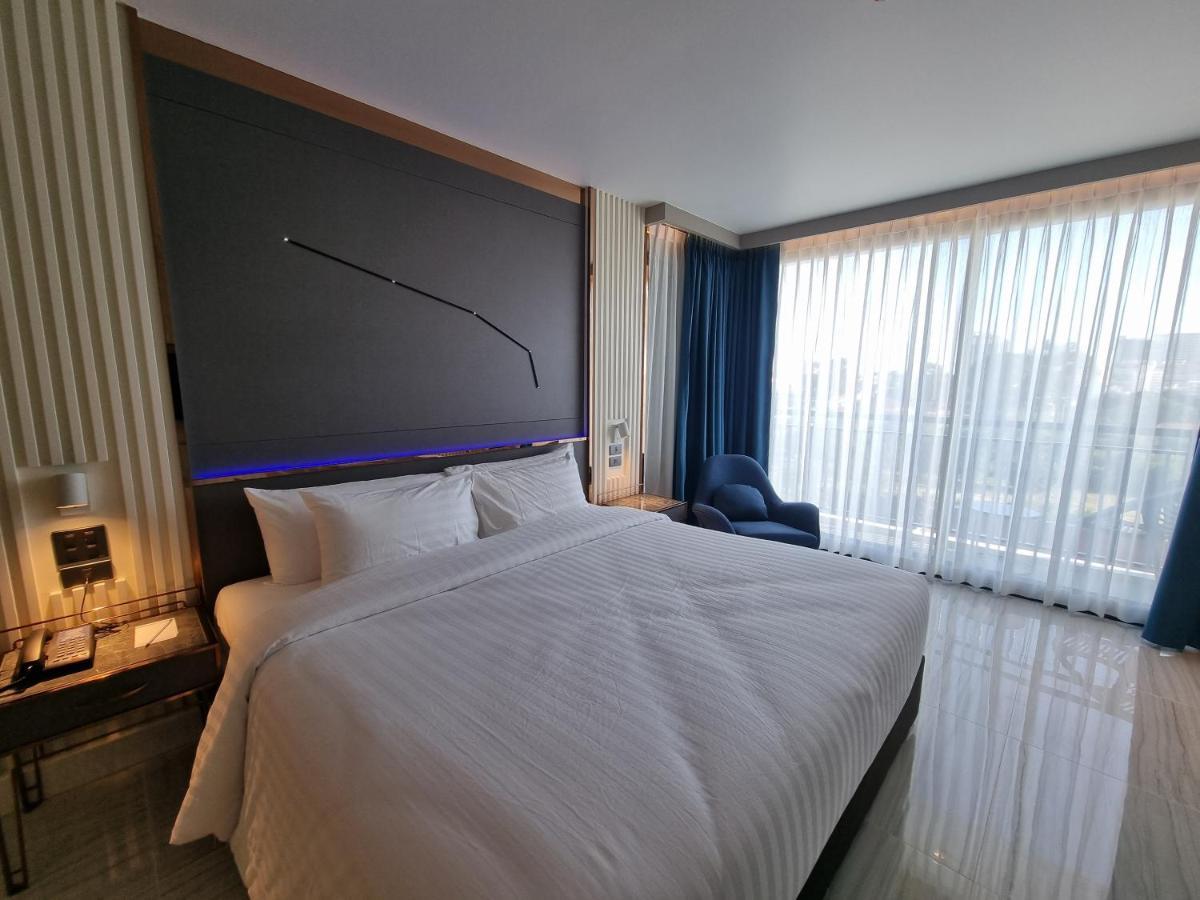 Pattaya Discovery Beach Hotel - Sha Extra Plus Kültér fotó